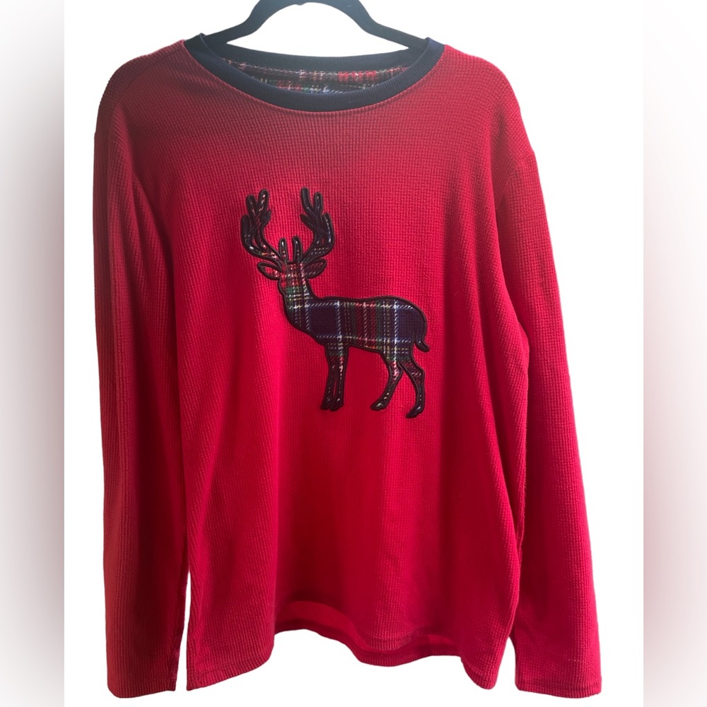 Christmas pajama top by Eddie Bauer. This is a men’s medium or women’s lrg.Red.